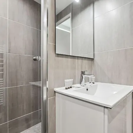 Appartement 03 Tour Eiffel Pour 7 Personnes